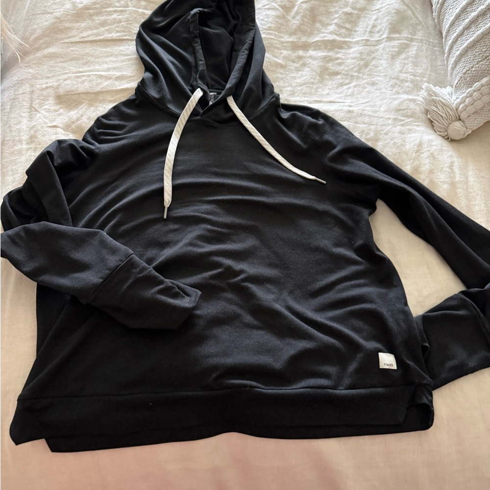 Vuori women’s  Black workout top